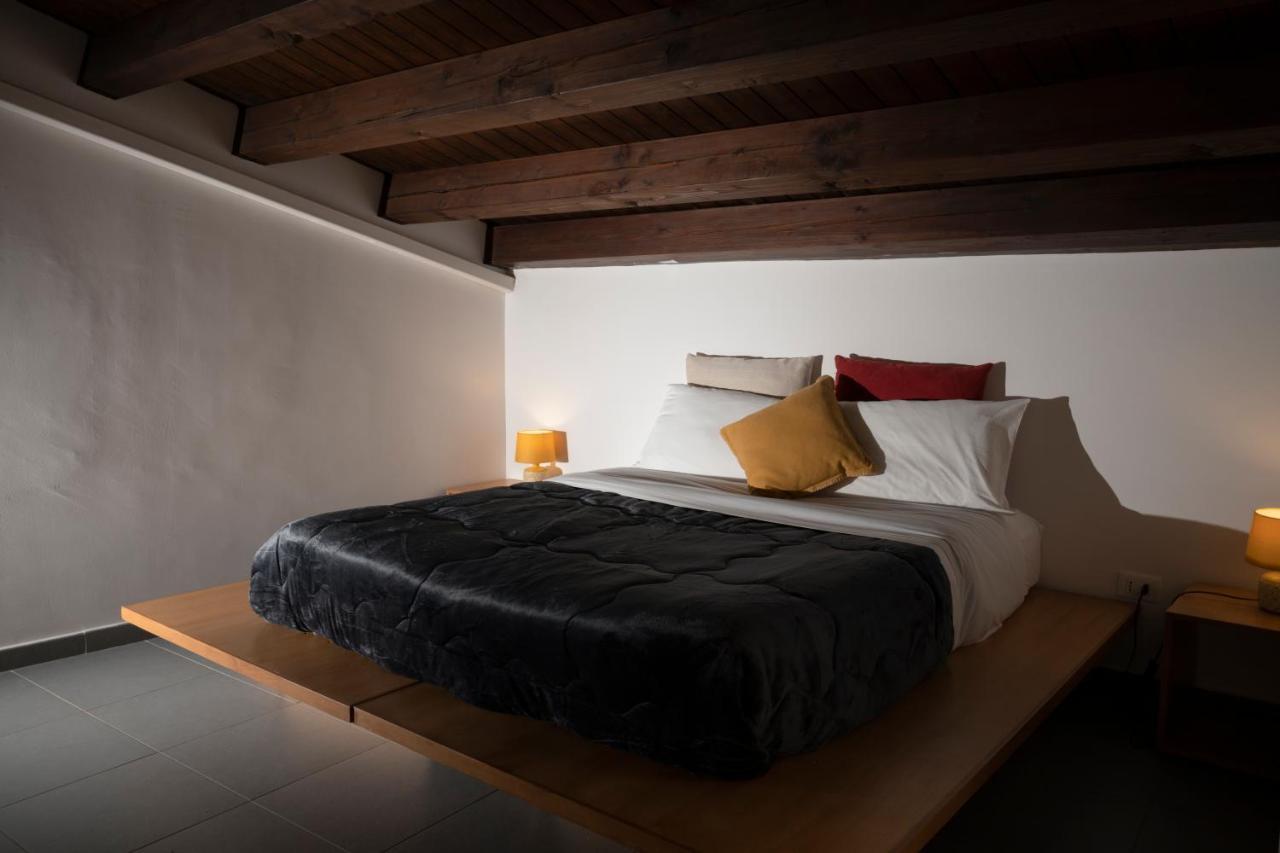 Sopra Moltivolti Guesthouse ปาแลร์โม ภายนอก รูปภาพ